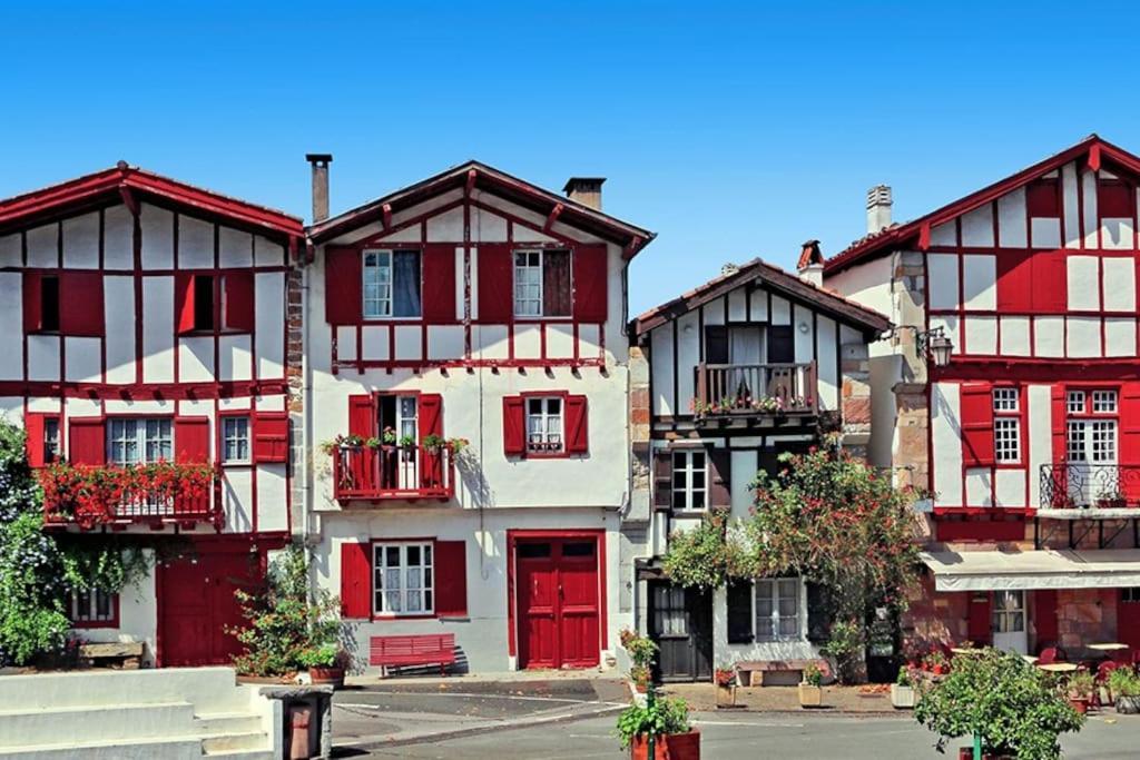 Вилла Bergerie Geldi Leku Saint-Jean-le-Vieux  Экстерьер фото